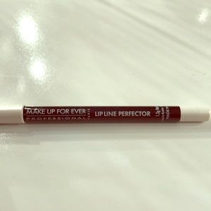 MakeUp Forever Lip-liner Protector